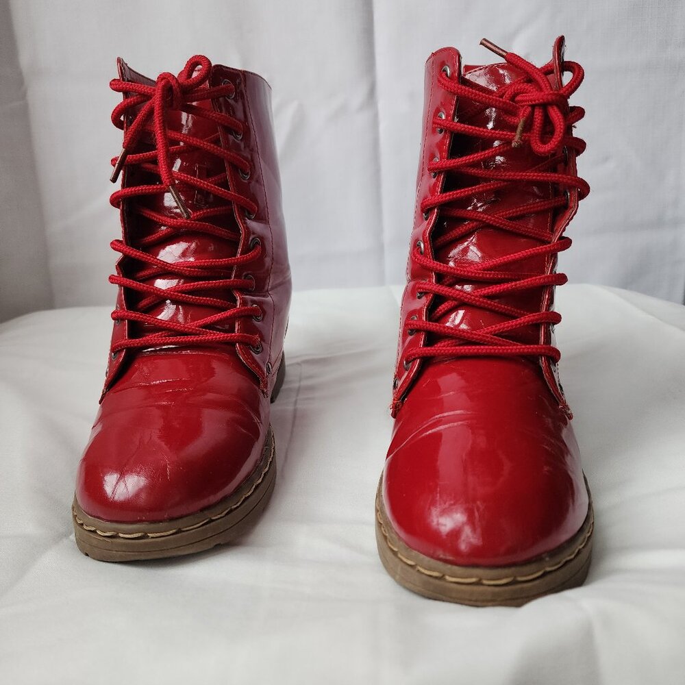 Laundry List Red patent leather Lace-up Boots Unisex size 9M.